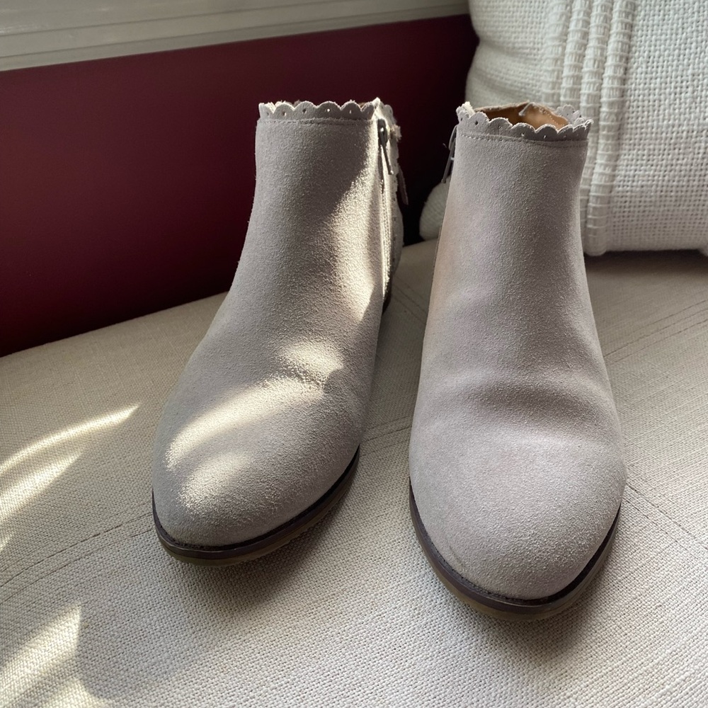 Jack Rogers Light Gray Scallop-Edge Suede Ankle Booties